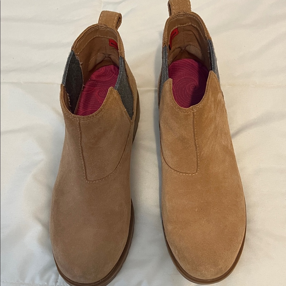 Sorel Camel Suede Chelsea Boots - Picture 4 of 7